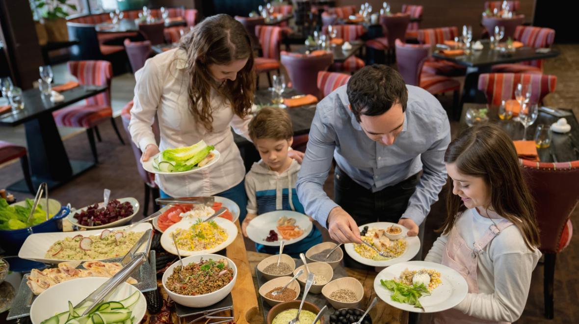 Thanksgiving Out 18 FamilyFriendly Restaurants for Turkey Day DineIn